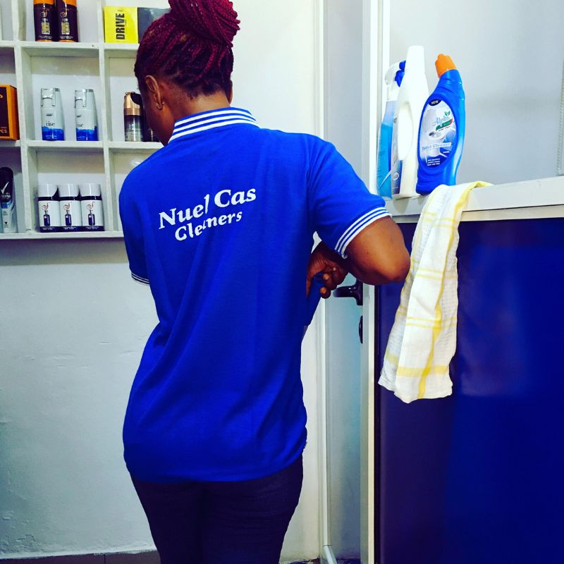 shop cleaning image